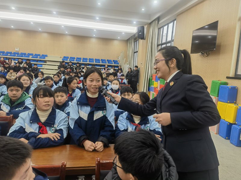 7.1【喜报】鸠江区检察院荣获“先进基层党组织”“优秀共产党员”“优秀党务工作者”荣誉称号2.png
