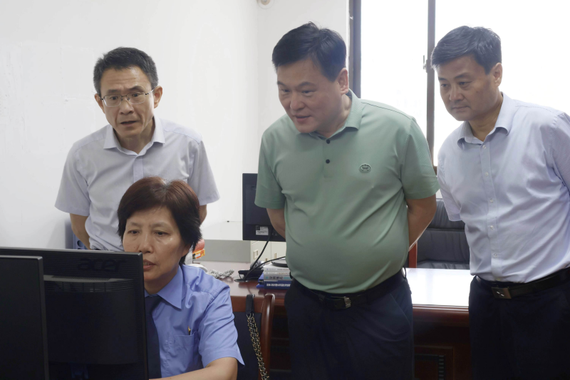 7.20【执法司法创优年】市委政法委实地调研鸠江区检察院单轨制案由拓展工作1.jpg