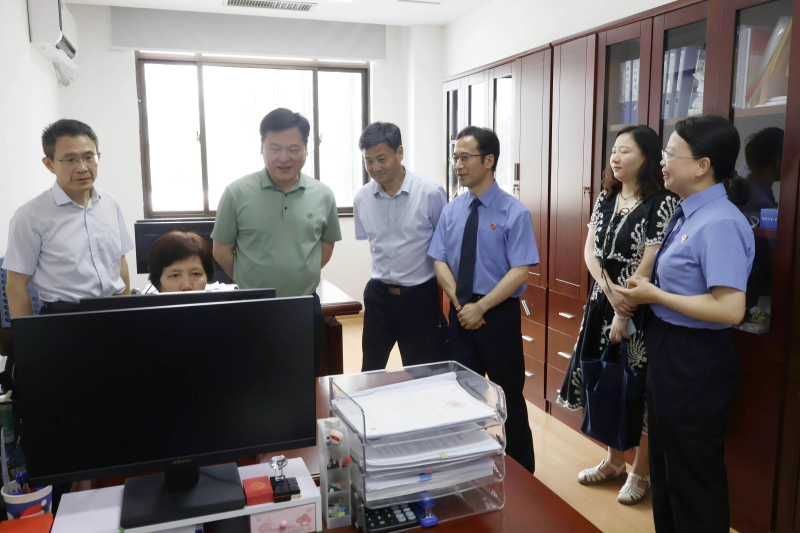 7.20【执法司法创优年】市委政法委实地调研鸠江区检察院单轨制案由拓展工作2.jpg